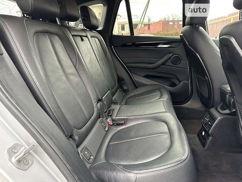 Внедорожник / Кроссовер BMW X1 2016 в Одессе