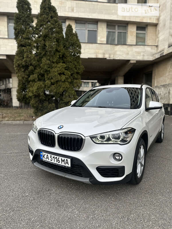 Позашляховик / Кросовер BMW X1 2016 в Києві