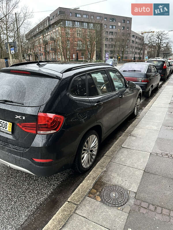 Внедорожник / Кроссовер BMW X1 2015 в Ужгороде