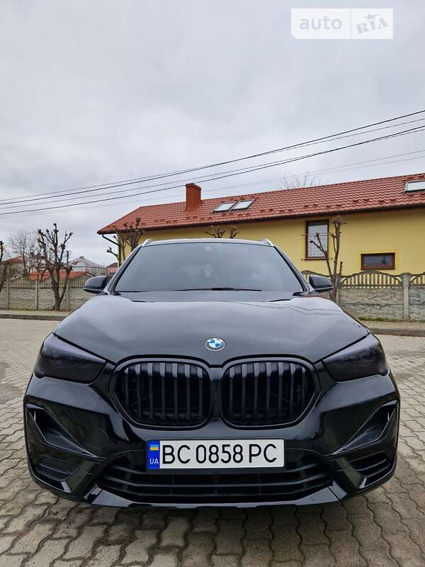 Внедорожник / Кроссовер BMW X1 2019 в Городке