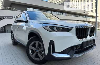 Внедорожник / Кроссовер BMW X1 2023 в Киеве