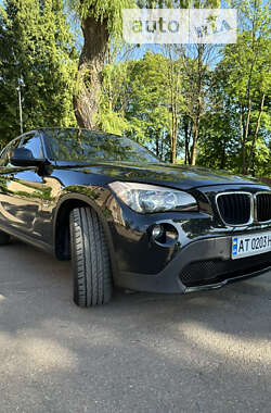 Внедорожник / Кроссовер BMW X1 2010 в Калуше