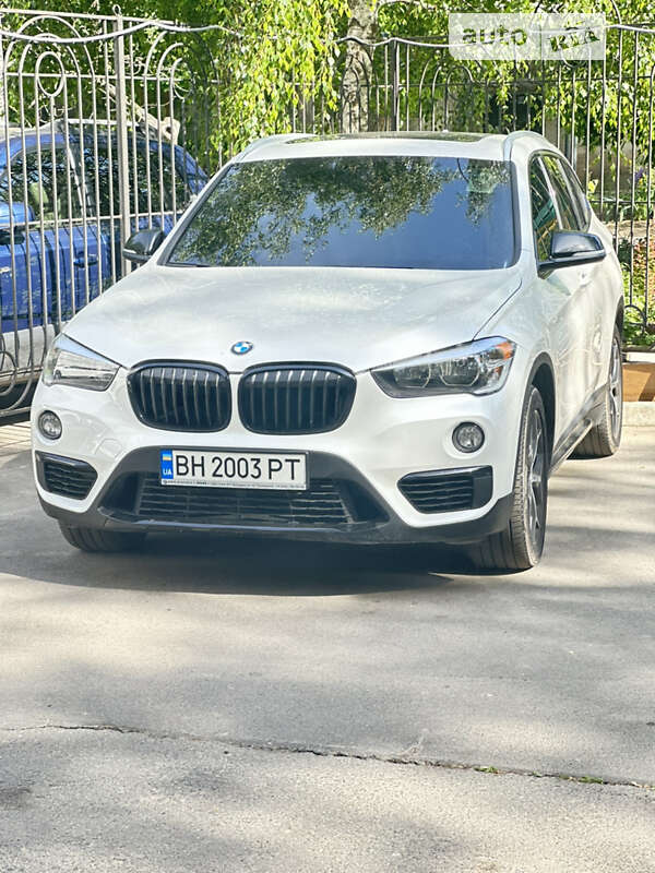 Внедорожник / Кроссовер BMW X1 2017 в Одессе