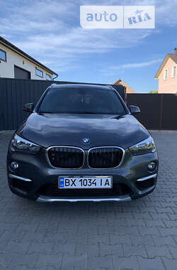 Внедорожник / Кроссовер BMW X1 2016 в Хмельницком