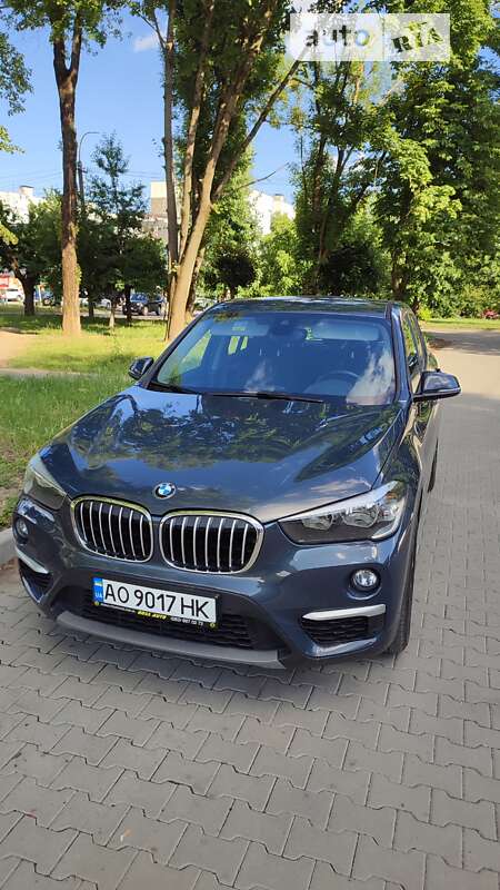Внедорожник / Кроссовер BMW X1 2016 в Ужгороде