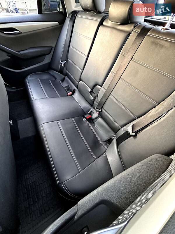 Внедорожник / Кроссовер BMW X1 2012 в Староконстантинове