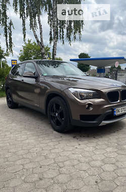 Внедорожник / Кроссовер BMW X1 2012 в Костополе