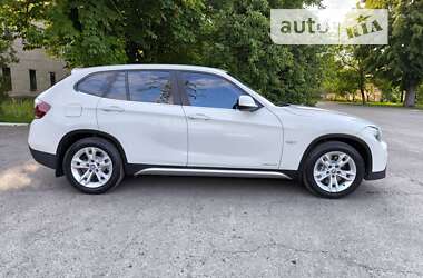 Внедорожник / Кроссовер BMW X1 2010 в Белозерье