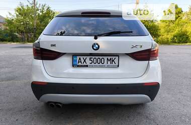 Внедорожник / Кроссовер BMW X1 2010 в Белозерье