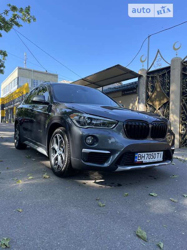 Внедорожник / Кроссовер BMW X1 2016 в Одессе