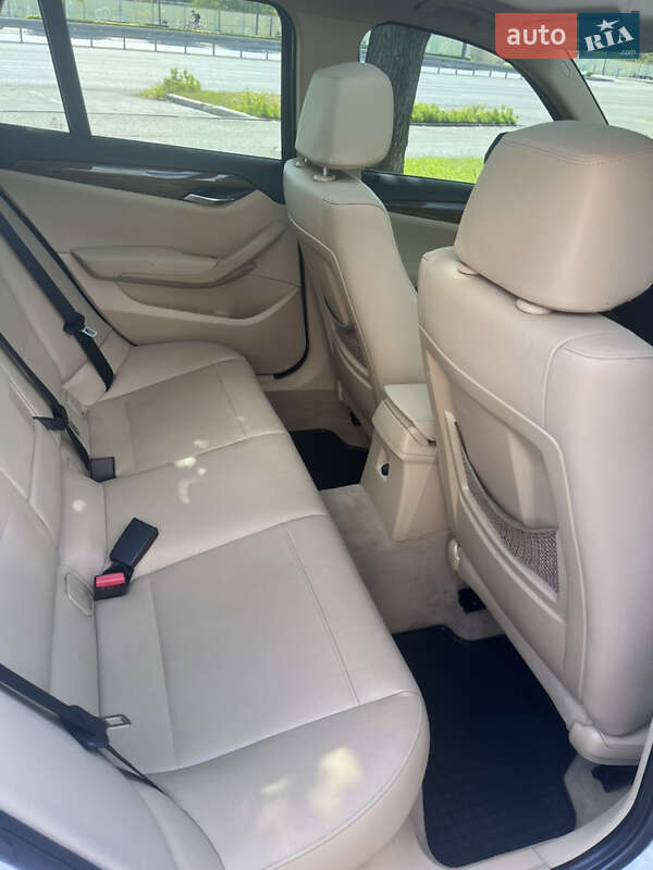 Внедорожник / Кроссовер BMW X1 2013 в Днепре