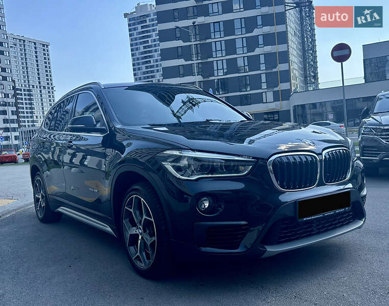 Внедорожник / Кроссовер BMW X1 2016 в Киеве