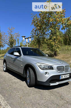 Внедорожник / Кроссовер BMW X1 2010 в Ровно