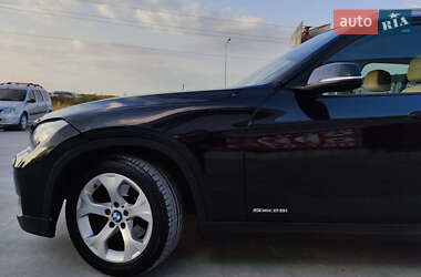 Позашляховик / Кросовер BMW X1 2014 в 