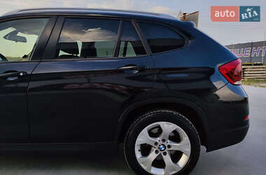 Позашляховик / Кросовер BMW X1 2014 в 