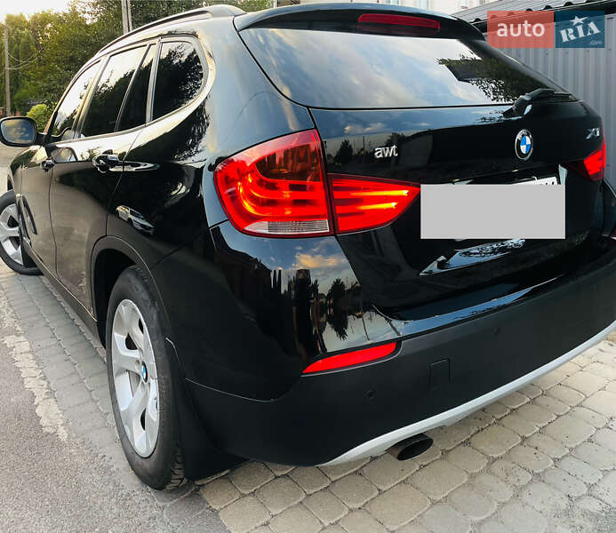 Внедорожник / Кроссовер BMW X1 2011 в Луцке