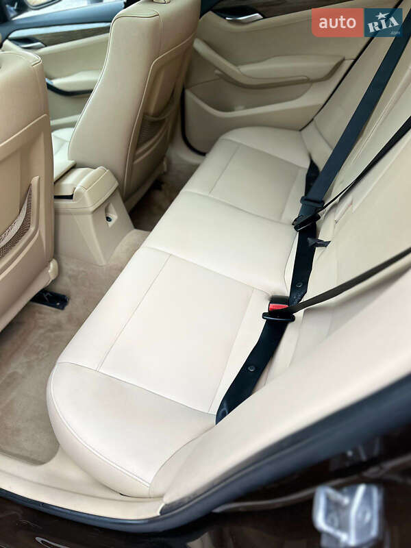 Внедорожник / Кроссовер BMW X1 2013 в Дубно