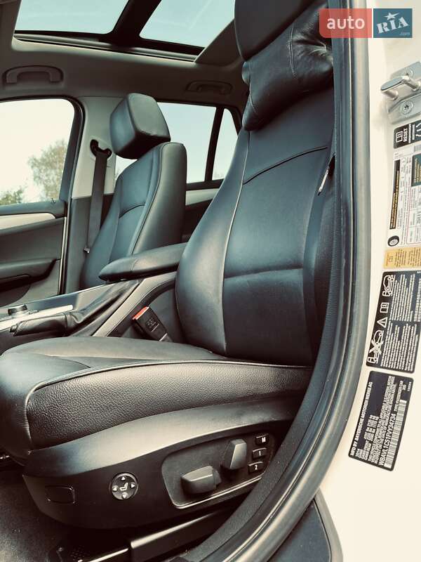 Внедорожник / Кроссовер BMW X1 2014 в Луцке