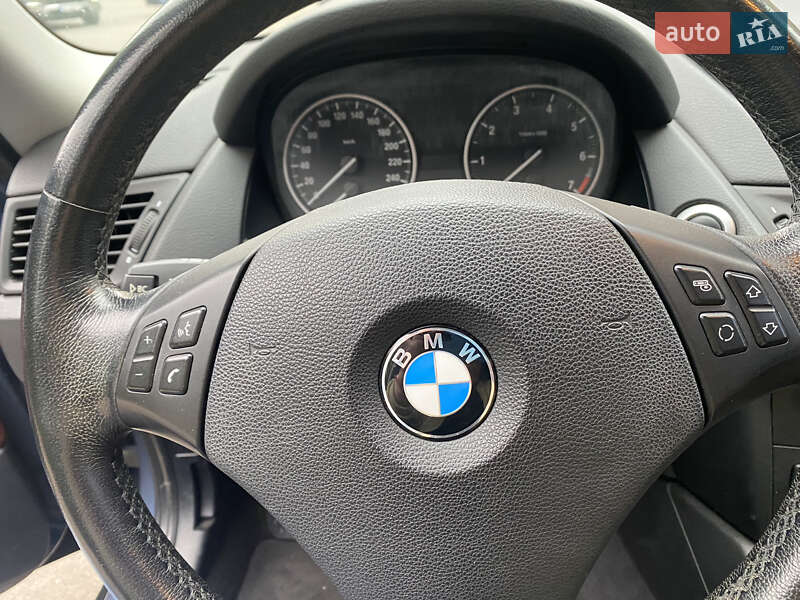 Внедорожник / Кроссовер BMW X1 2011 в Киеве