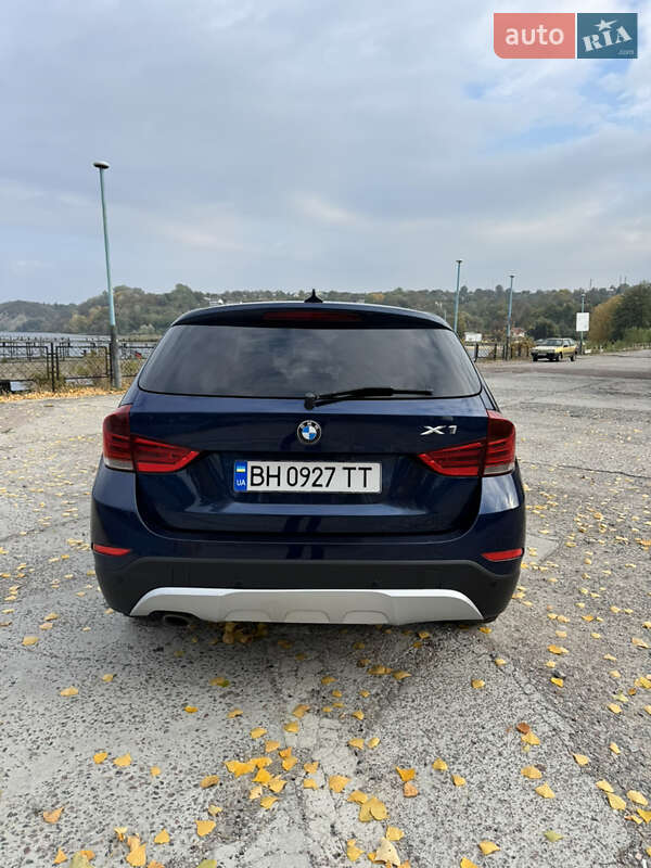 Внедорожник / Кроссовер BMW X1 2014 в Обухове