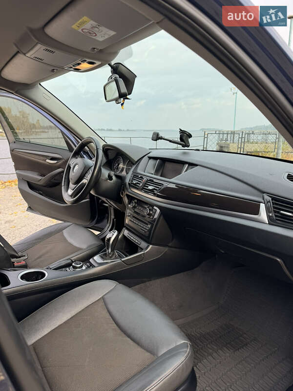 Внедорожник / Кроссовер BMW X1 2014 в Обухове