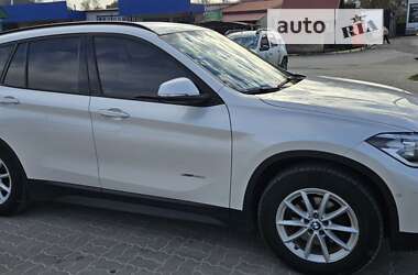 Внедорожник / Кроссовер BMW X1 2016 в Золочеве