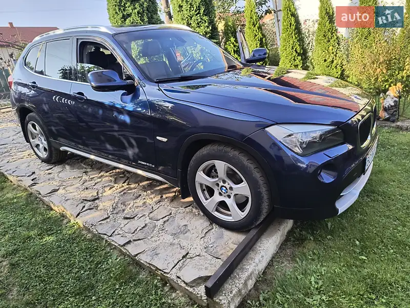 Внедорожник / Кроссовер BMW X1 2011 в 