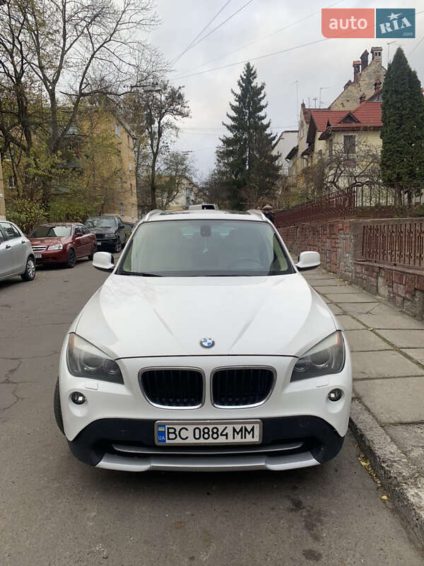 Внедорожник / Кроссовер BMW X1 2011 в Львове