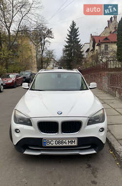 Позашляховик / Кросовер BMW X1 2011 в 