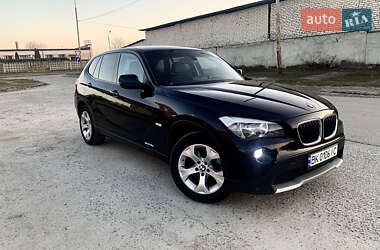 Внедорожник / Кроссовер BMW X1 2010 в Вараше