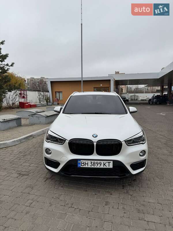 Позашляховик / Кросовер BMW X1 2017 в Одесі