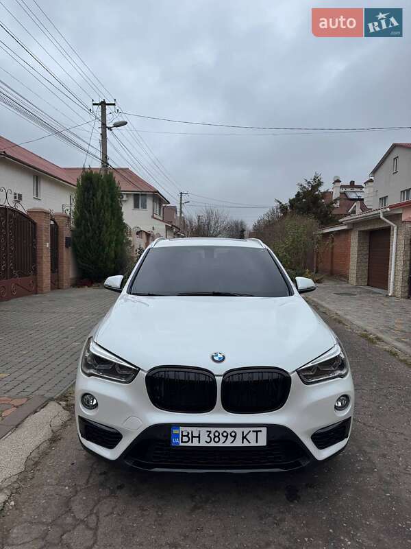 Позашляховик / Кросовер BMW X1 2017 в Одесі