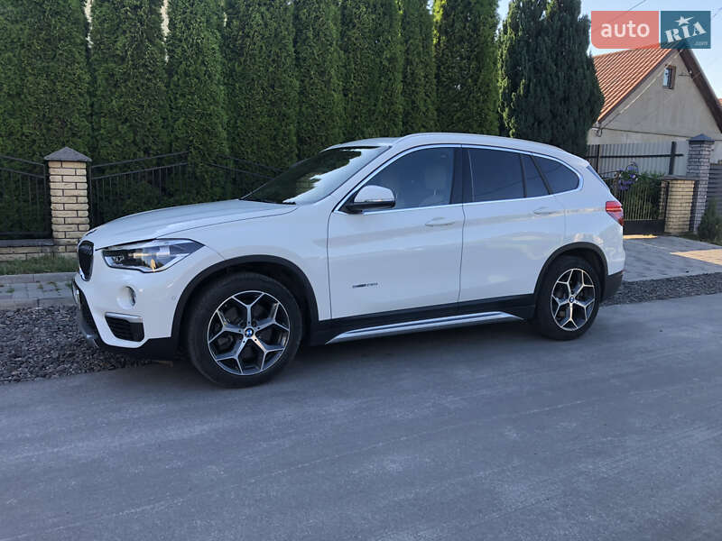 Внедорожник / Кроссовер BMW X1 2017 в 