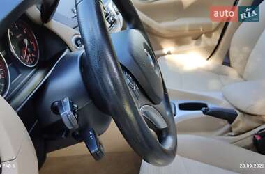 Внедорожник / Кроссовер BMW X1 2010 в 