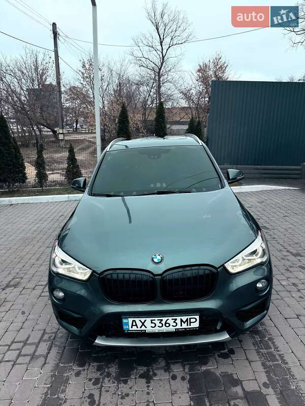 Внедорожник / Кроссовер BMW X1 2015 в Харькове