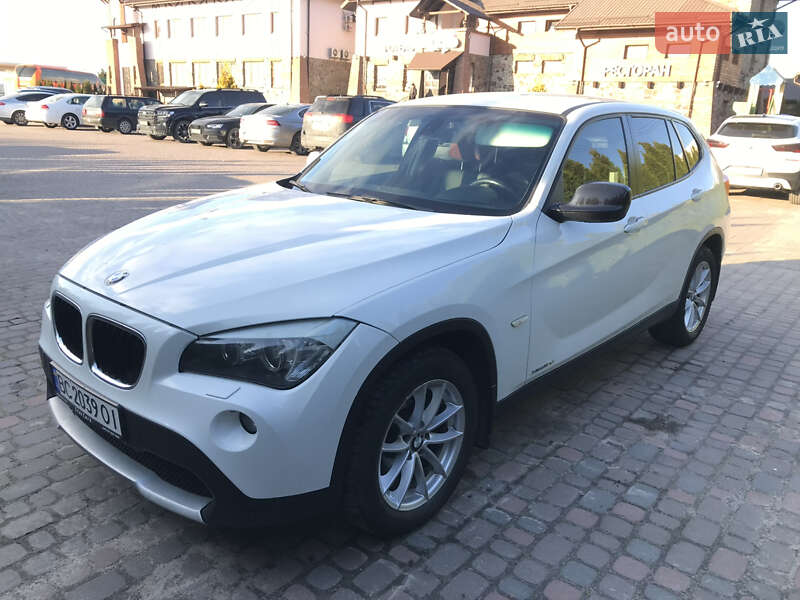 Внедорожник / Кроссовер BMW X1 2010 в Львове