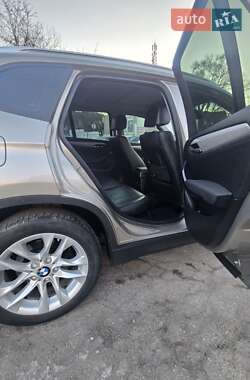 Внедорожник / Кроссовер BMW X1 2014 в Каменском