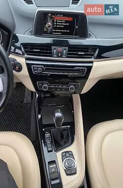 Внедорожник / Кроссовер BMW X1 2015 в 