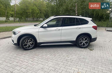 Внедорожник / Кроссовер BMW X1 2017 в 