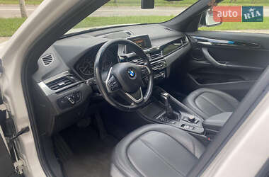 Внедорожник / Кроссовер BMW X1 2017 в 