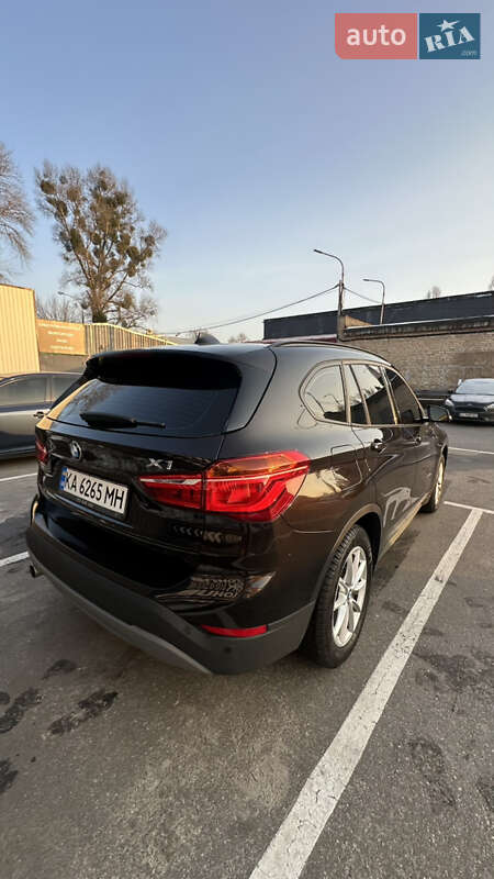 Внедорожник / Кроссовер BMW X1 2016 в Киеве