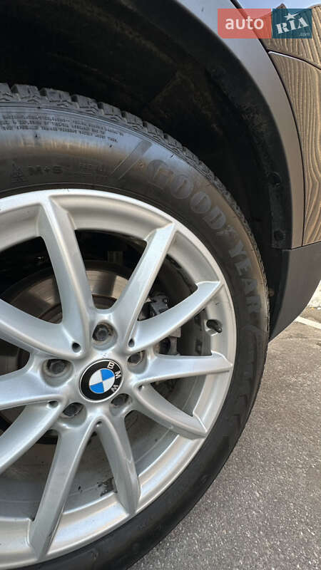 Внедорожник / Кроссовер BMW X1 2016 в Киеве