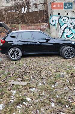 Внедорожник / Кроссовер BMW X1 2013 в 