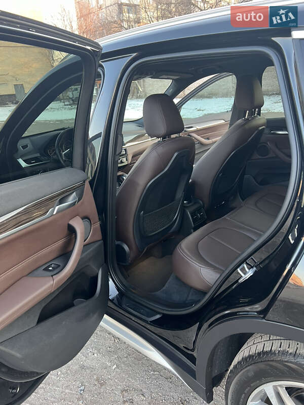 Позашляховик / Кросовер BMW X1 2016 в Кривому Розі