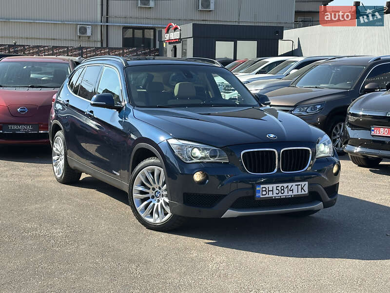 Внедорожник / Кроссовер BMW X1 2014 в 