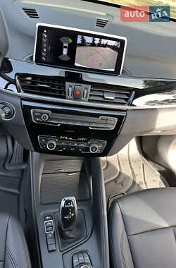 Позашляховик / Кросовер BMW X1 2022 в 