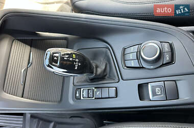Позашляховик / Кросовер BMW X1 2022 в 