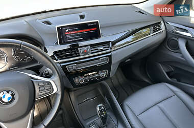 Позашляховик / Кросовер BMW X1 2022 в 