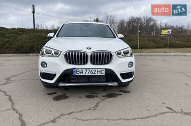 Позашляховик / Кросовер BMW X1 2019 в 
