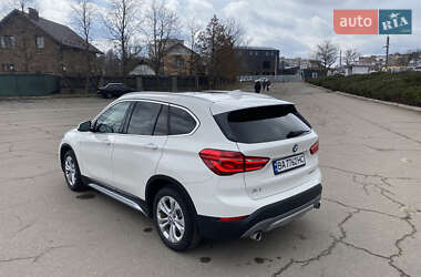 Позашляховик / Кросовер BMW X1 2019 в 